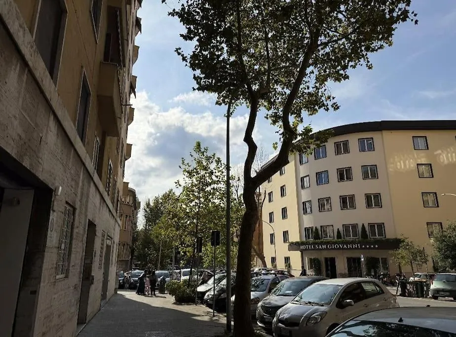 Colosseo Licia Apartment-1